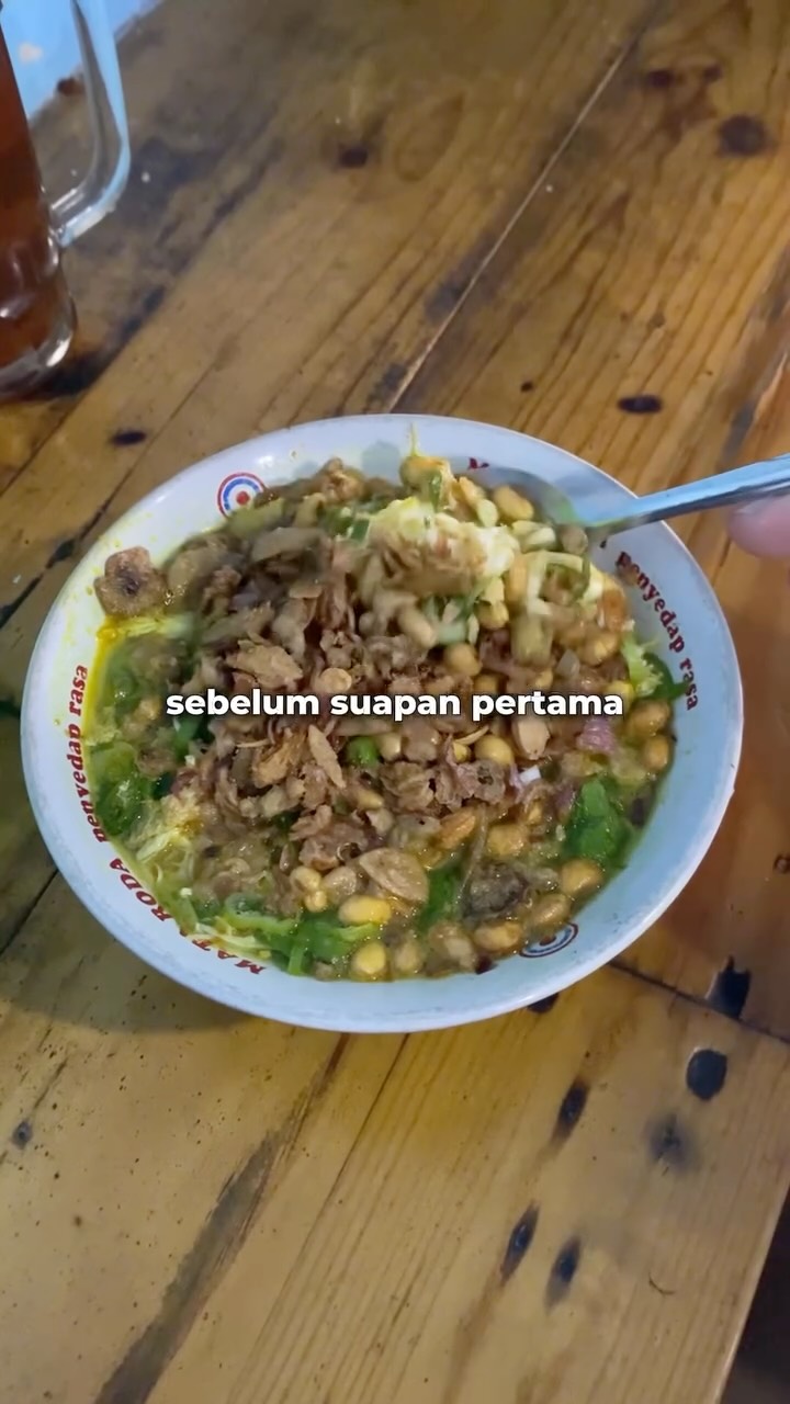 Mengaduk Bubur Ayam Az-Zahra menjadi salah satu pembelotan terbesar dalam h - Dika Amfa