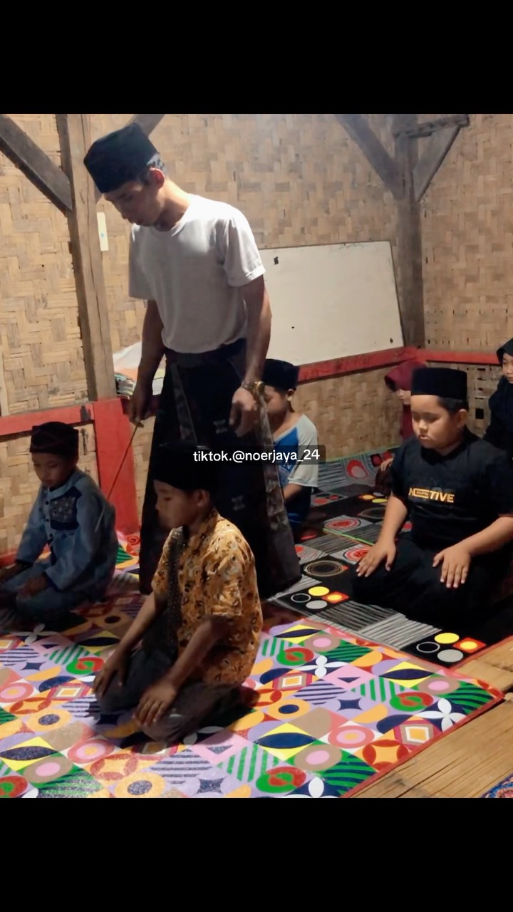 PART-7
#sholat #sholat5waktu #tatacarasholat #bacaansholat #belajarsholat - noerjaya vanhouttens